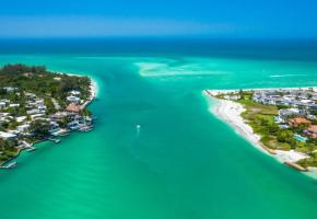 Siesta Key: Relax on the Soft, White Sands of Florida Coast