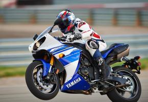 Yamaha YZF-R1: A Detailed Review of This Superb Sportbike