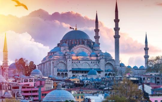 Istanbul: Discover Historic Mosques, Markets, and Bosphorus