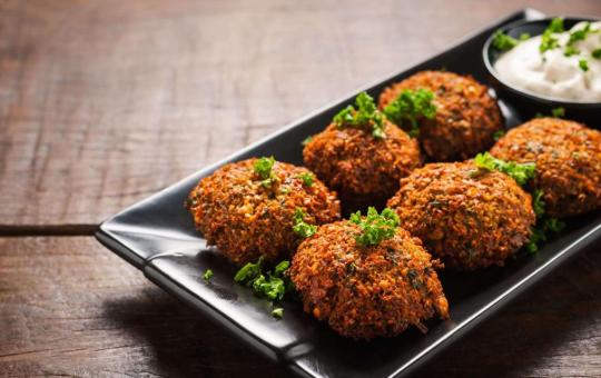 Sample Falafel in the Middle East: A Flavorful Dish to Enjoy