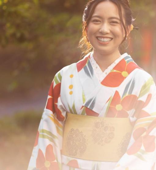 Traditional Meets Modern: Japanese Kimono Inspires Global Fashion