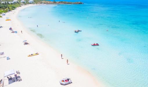 Grace Bay Beach: The Turquoise Waters of the Turks and Caicos