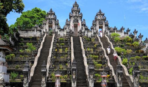 Indonesia: Explore Bali's Beaches, Temples, and Rich Culture