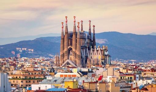 Barcelona: Discover Gaudí’s Architecture and Mediterranean