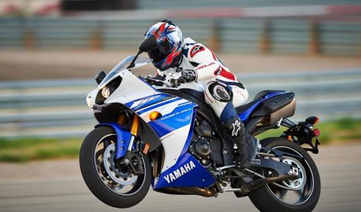 Yamaha YZF-R1: A Detailed Review of This Superb Sportbike