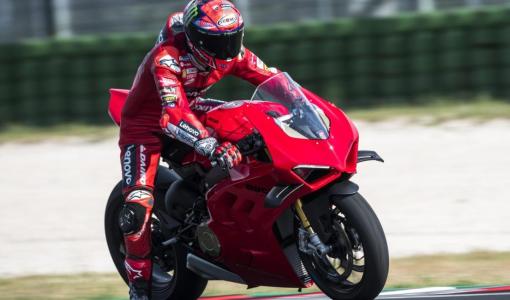 Ducati Panigale V4S: Experience the Pinnacle of Performance