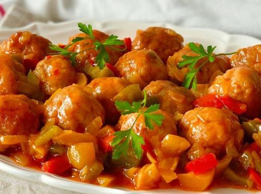 Savory Meatballs in Rich Tomato Sauce