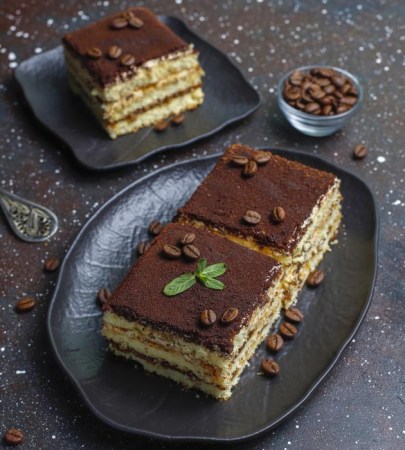 dessert_tiramisu_cake.jpg